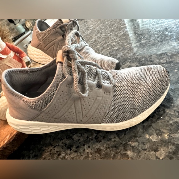New Balance, women’s sneakers, gray - size 6 - Picture 2 of 6